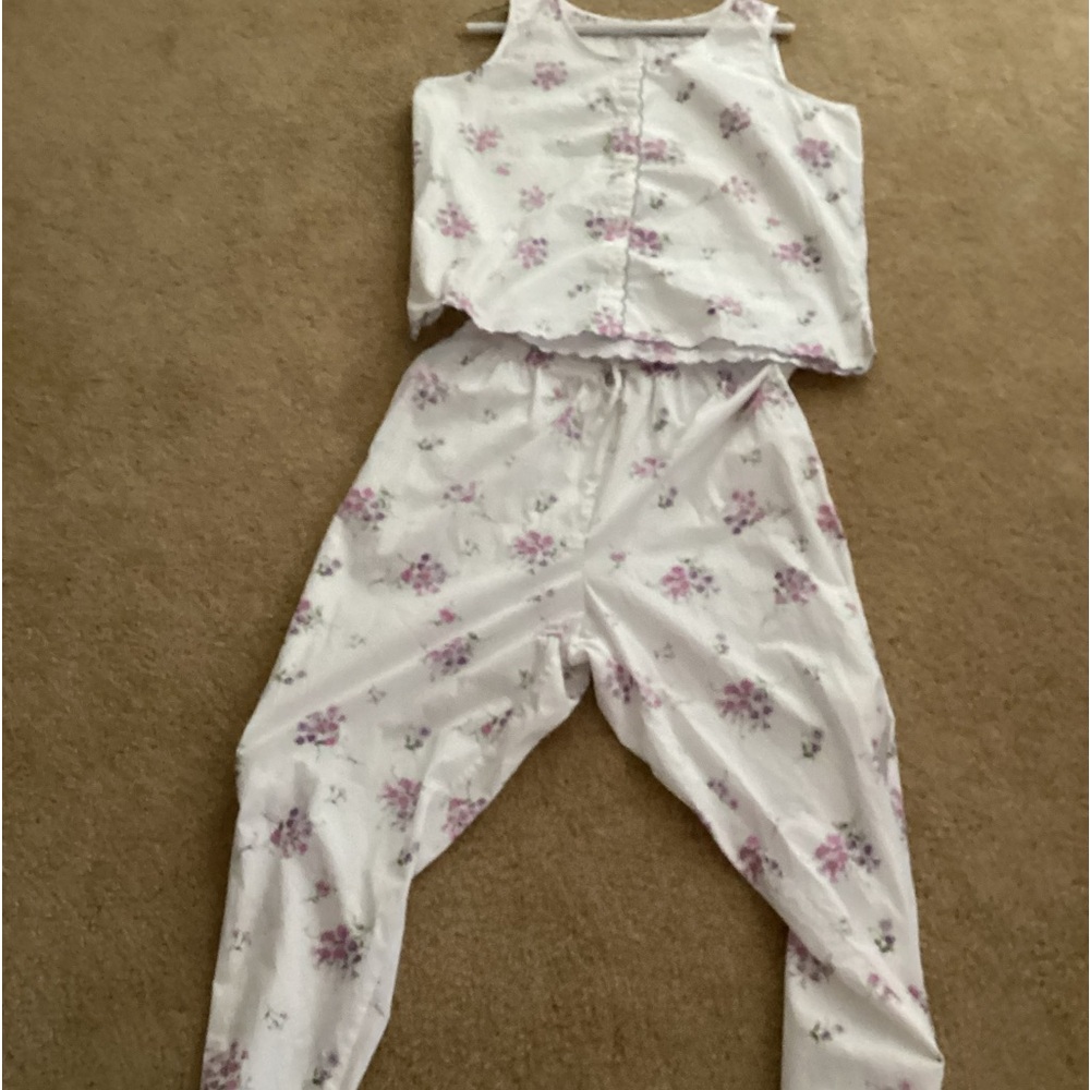 Gilligan & O’Malley Pajama Set- size Large- VGUC- these pj’s are white with